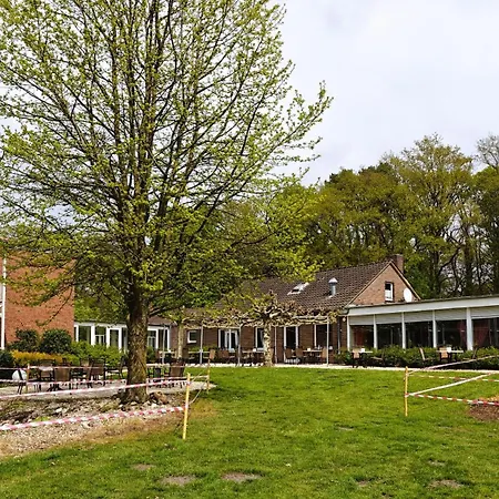 Am Linnenbach מלון