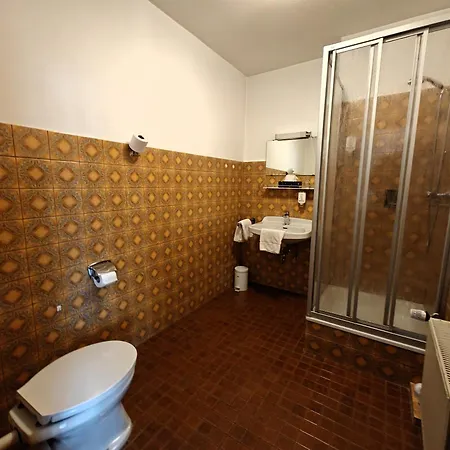 Am Linnenbach Hotel *